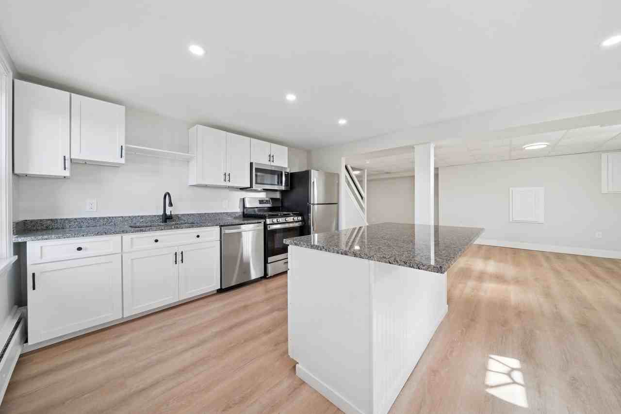 612 Hopkins St #2 - Photo 4 of 21