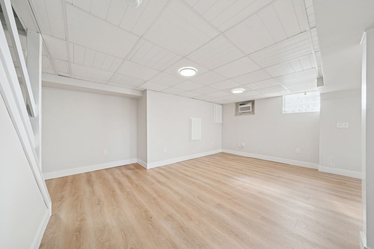 612 Hopkins St #2 - Photo 6 of 21