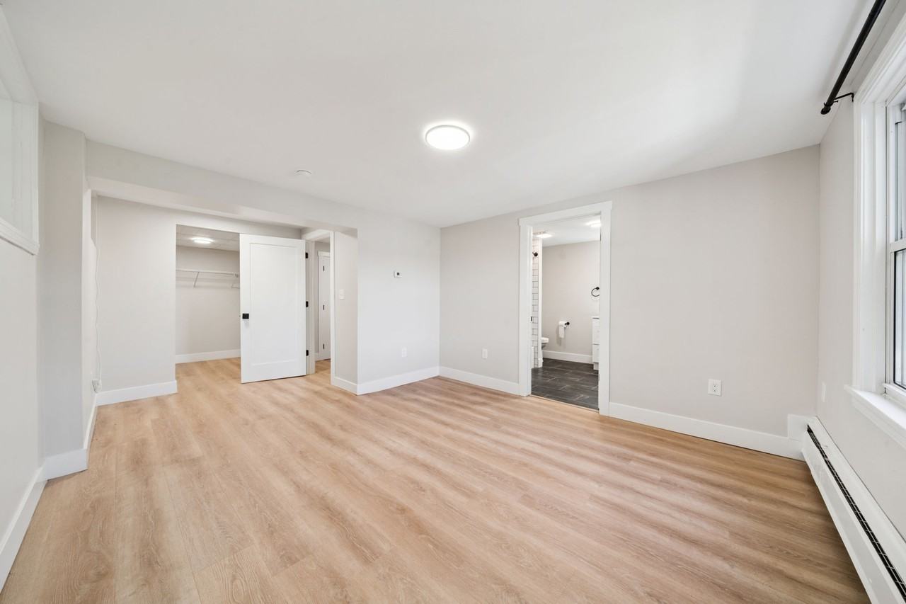 612 Hopkins St #2 - Photo 7 of 21