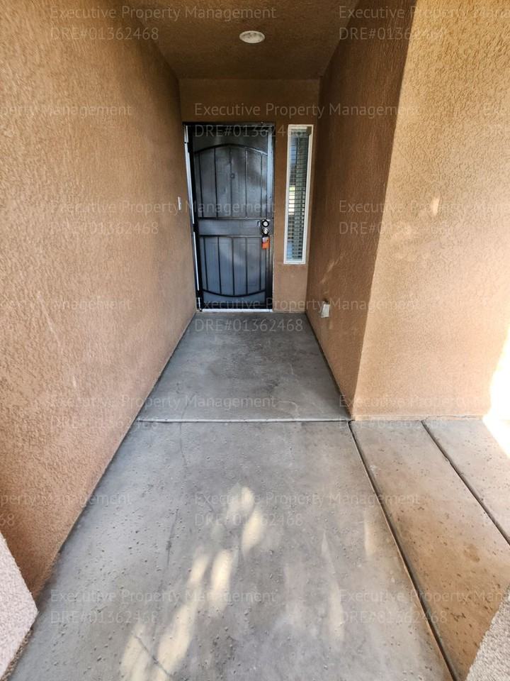 7111 Santana Sun Dr - Photo 4 of 50