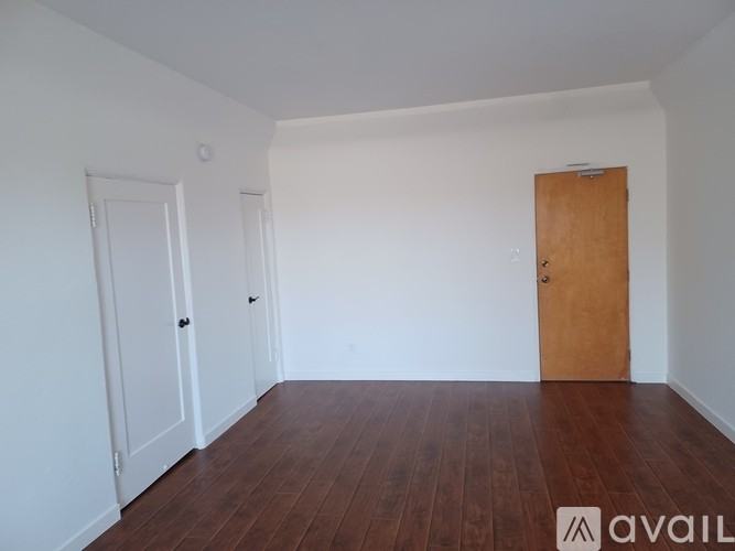 827 4th St #302 - Photo 3 of 15