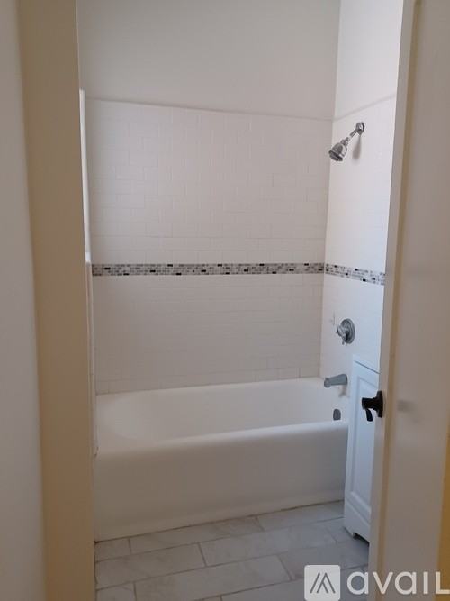 827 4th St #302 - Photo 7 of 15