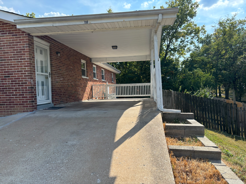 788 Kohnen Dr - Photo 3 of 20