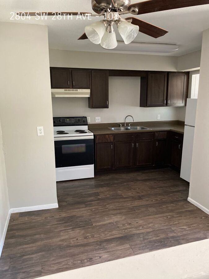 2804 Sw 28th Ave #108 - Photo 2 of 10