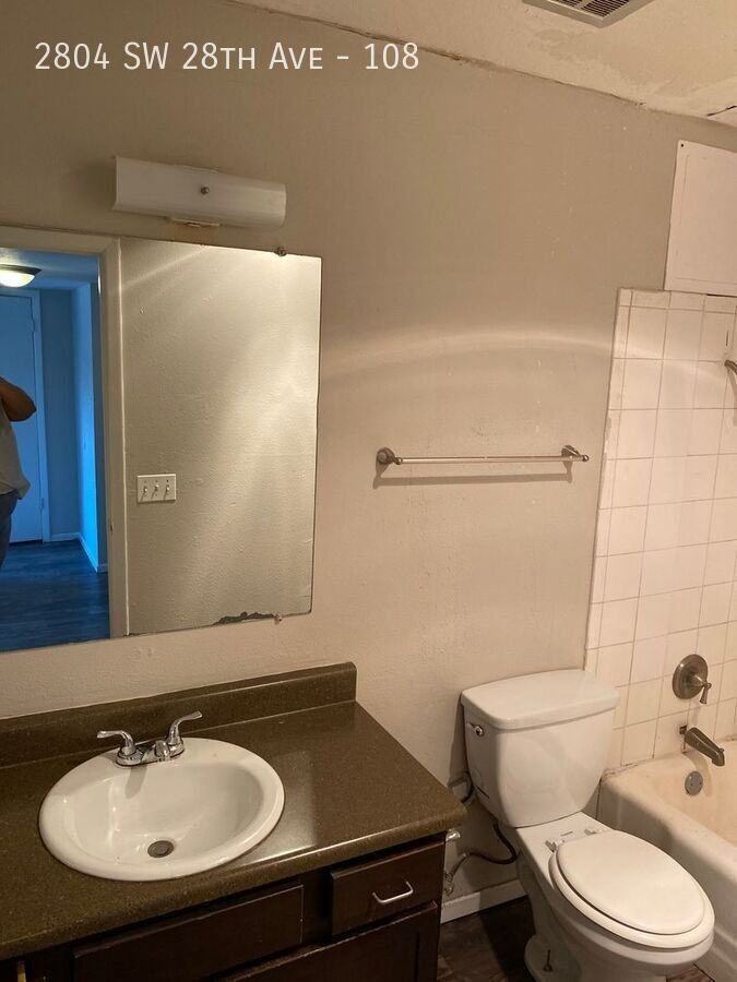 2804 Sw 28th Ave #108 - Photo 5 of 10