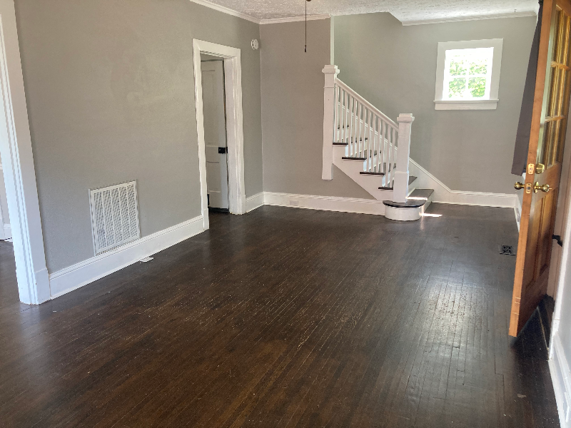 4316 Fort Ave - Photo 2 of 10