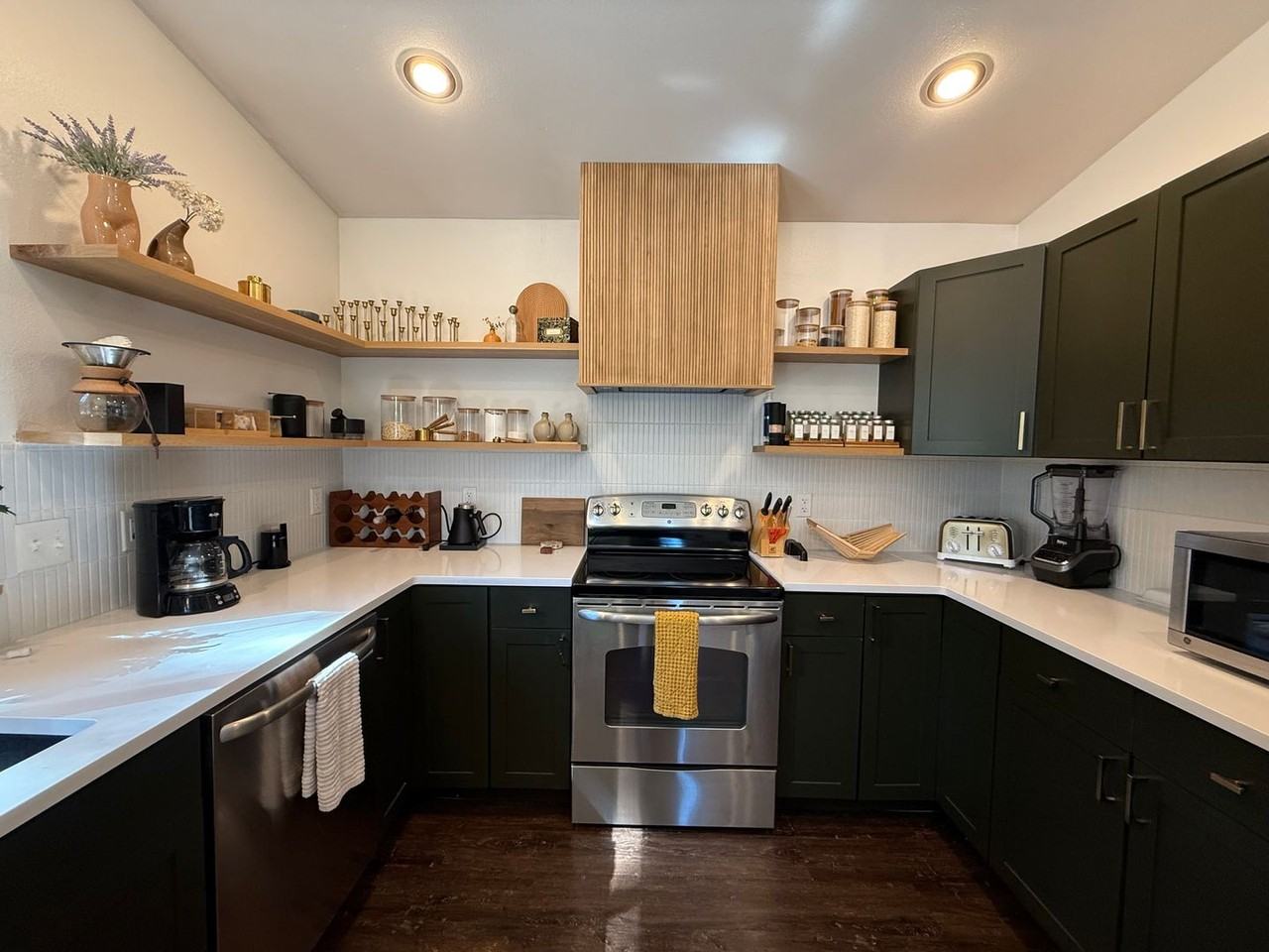 56333 Solar Dr - Photo 2 of 16