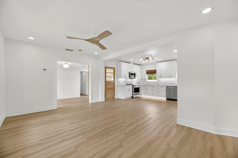 4751 Burlington Ave N - Photo 3 of 20