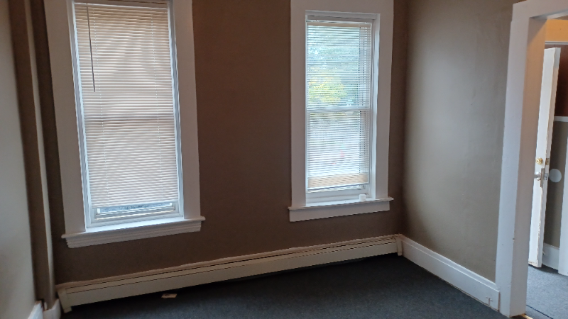 411 N Montgomery St - Photo 3 of 15