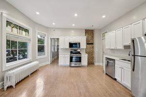 featured image of 515 W 25th St