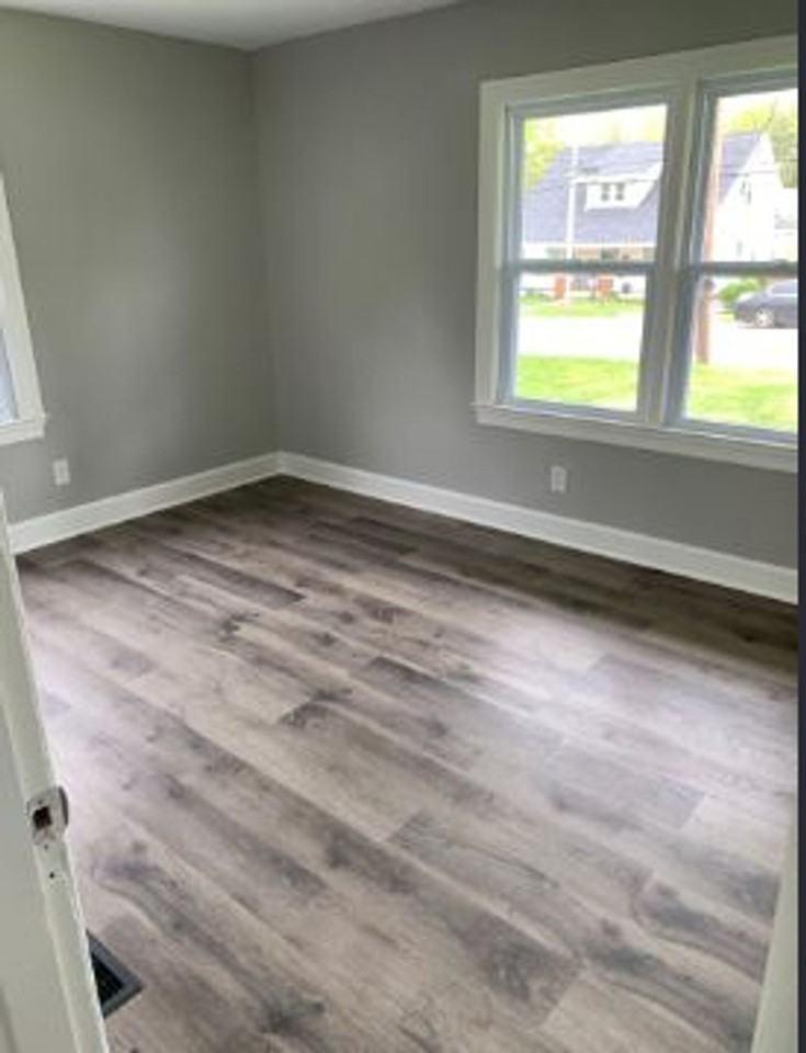 99 Woodford Dr - Photo 3 of 7