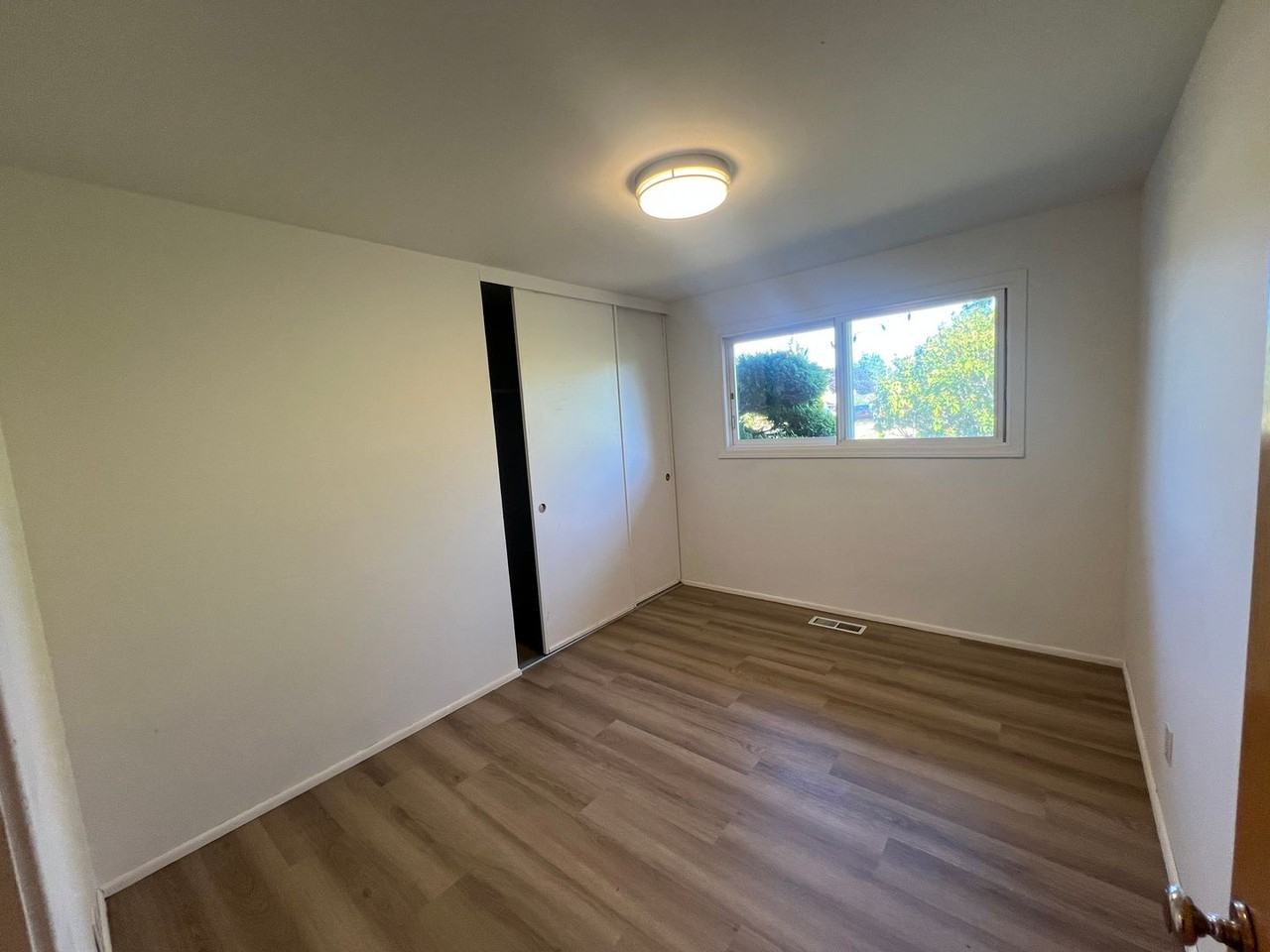 18705 32nd Ave S - Photo 6 of 22