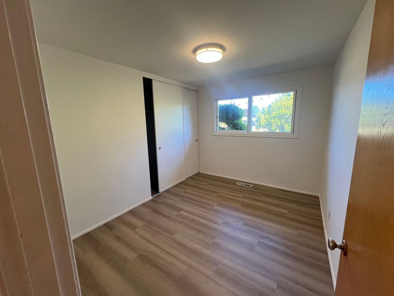 18705 32nd Ave S - Photo 7 of 22