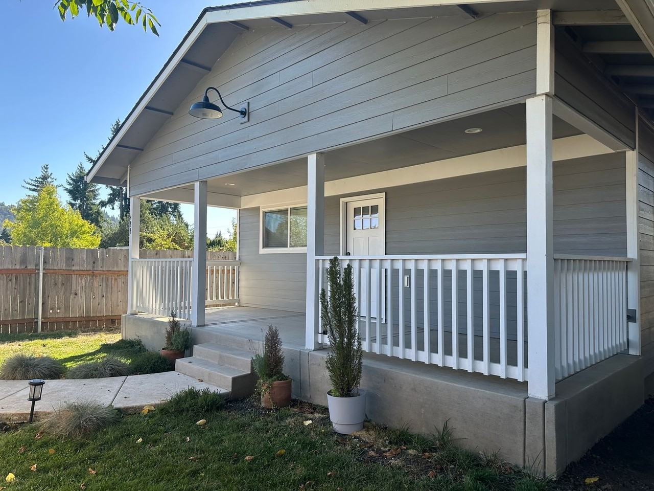 488 17th St - Photo 2 of 20