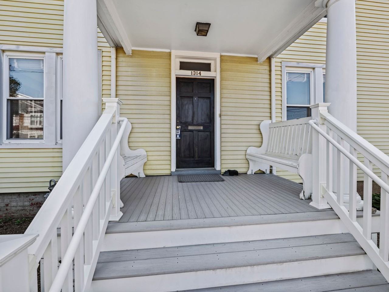 1314 N Herndon St - Photo 2 of 49