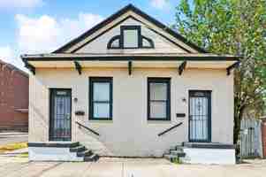 featured image of 2400 Dumaine St