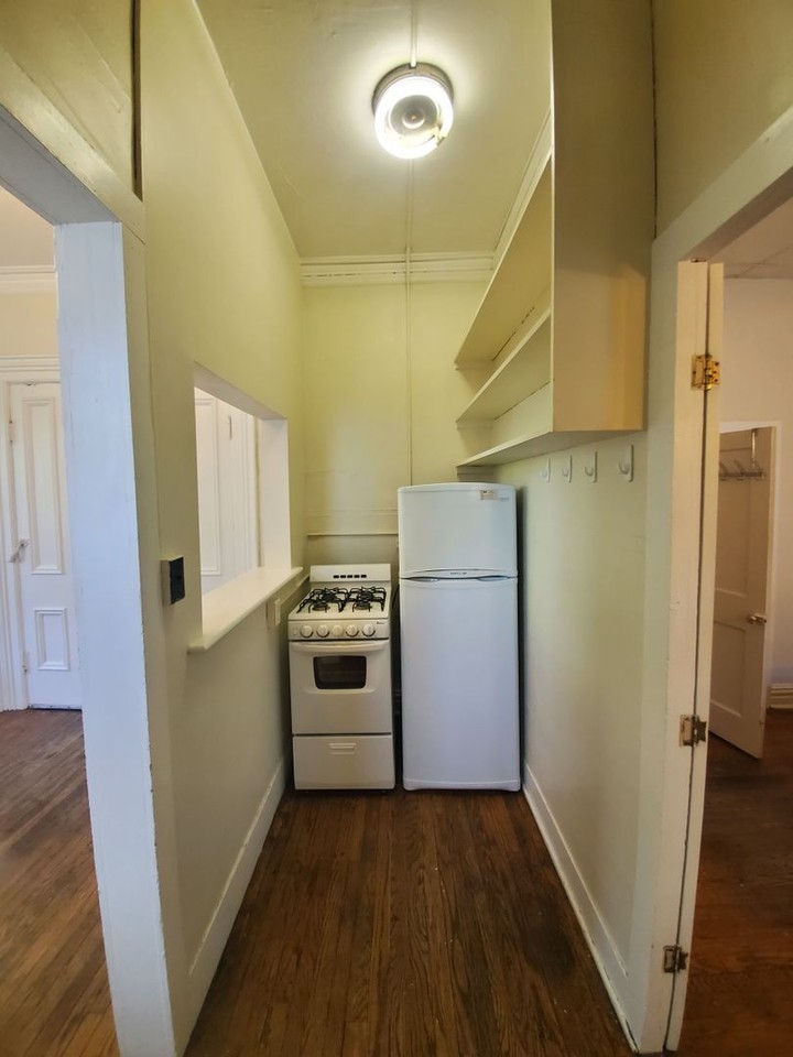 519 E Buffalo Street - Photo 3 of 17