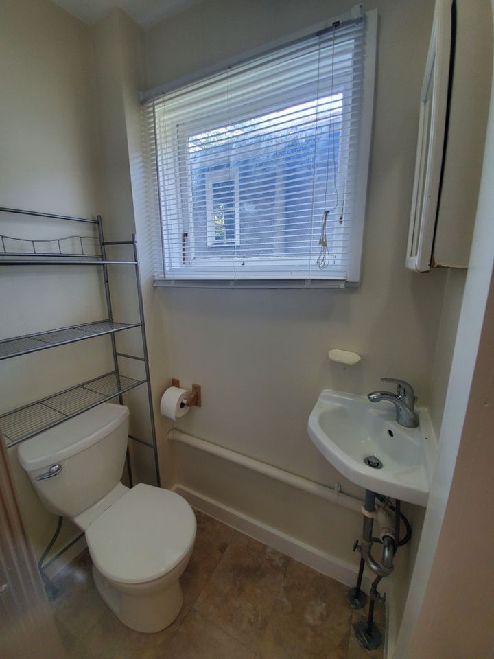 519 E Buffalo Street - Photo 7 of 17