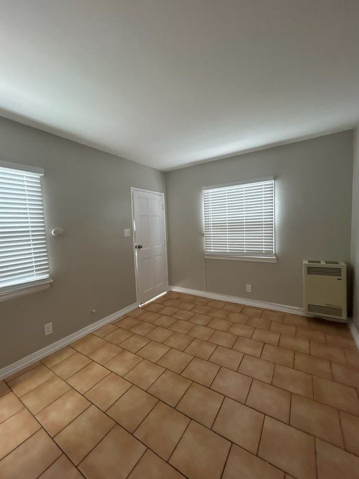 2665 Lime Ave - Photo 3 of 7