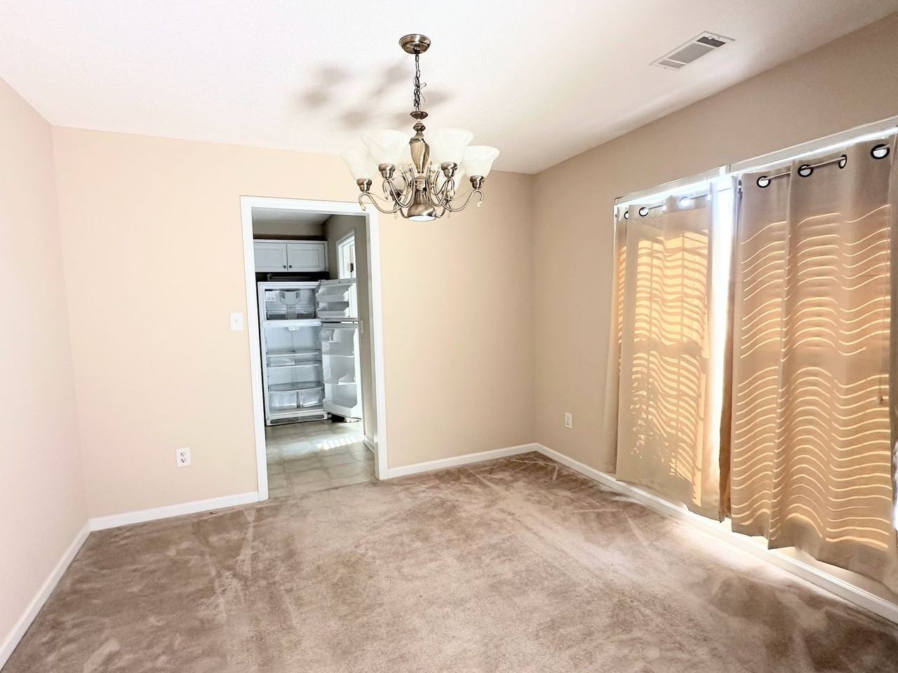 4303 Pineview Ln - Photo 4 of 17