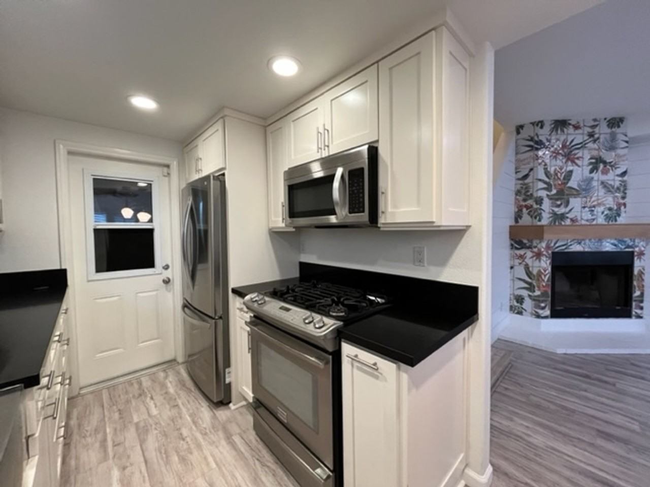 4927 Brighton Ave - Photo 3 of 22