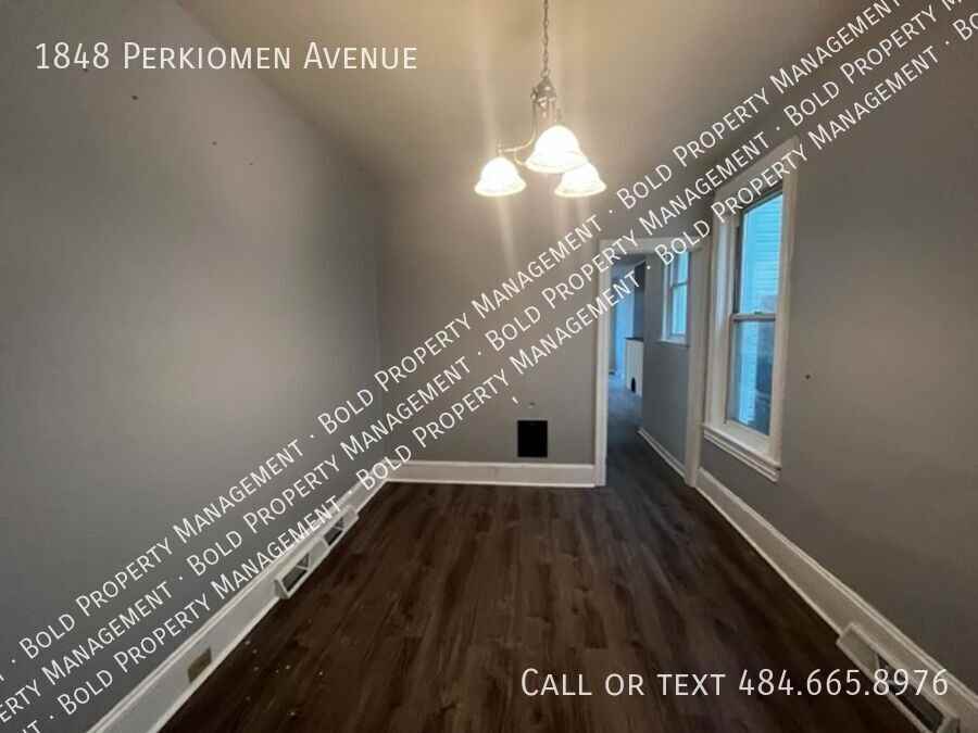 1848 Perkiomen Avenue - Photo 3 of 11