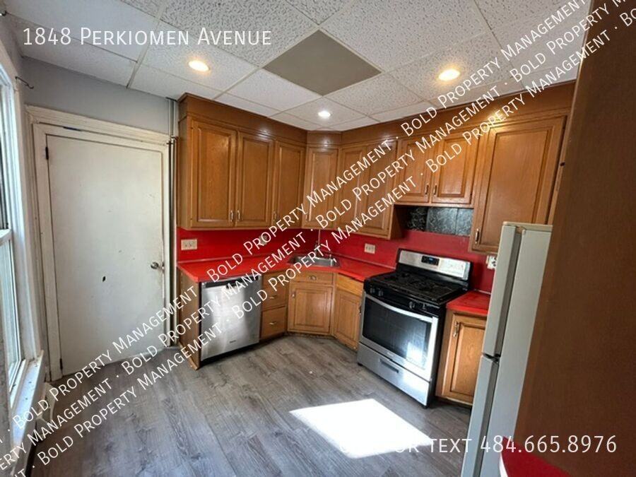 1848 Perkiomen Avenue - Photo 4 of 11