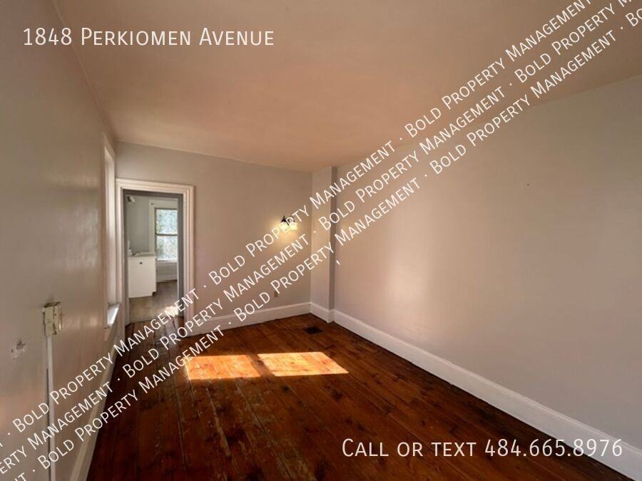 1848 Perkiomen Avenue - Photo 6 of 11