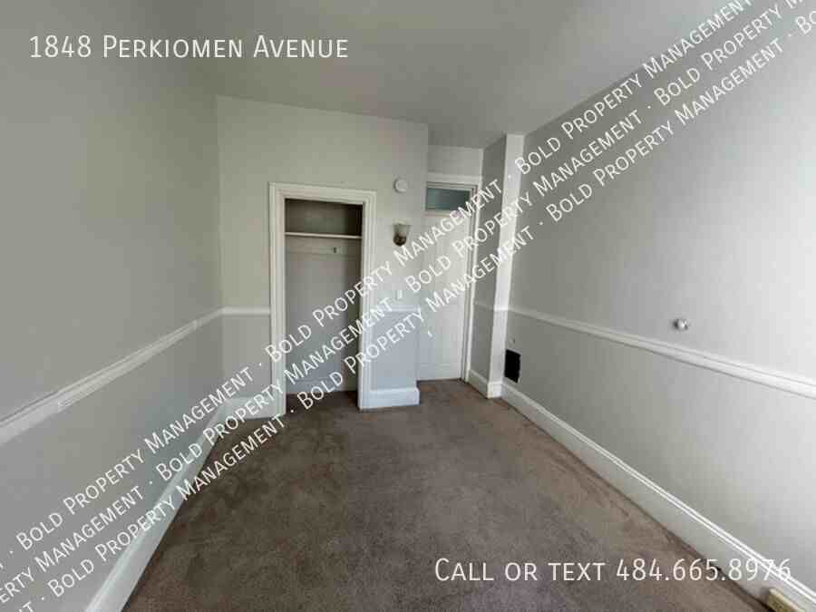 1848 Perkiomen Avenue - Photo 7 of 11