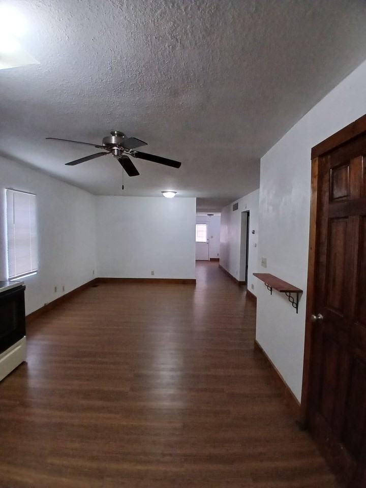 1520 12th St - Photo 3 of 12