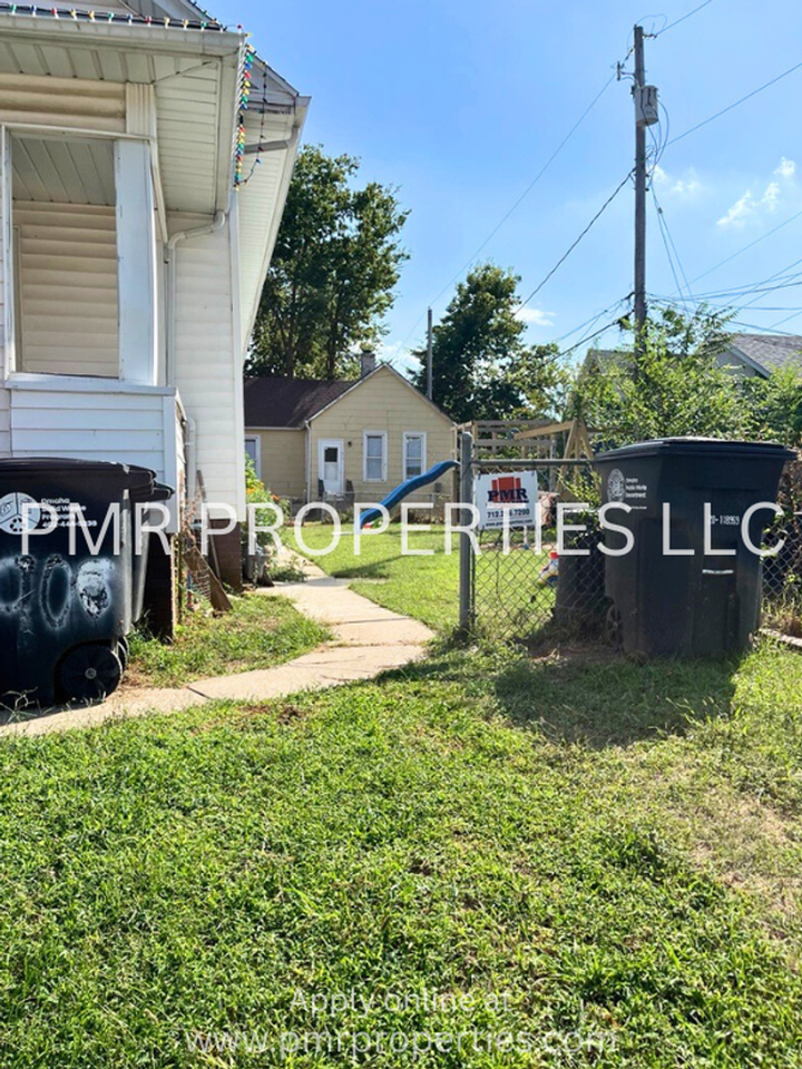 915 Bancroft St - Photo 2 of 16