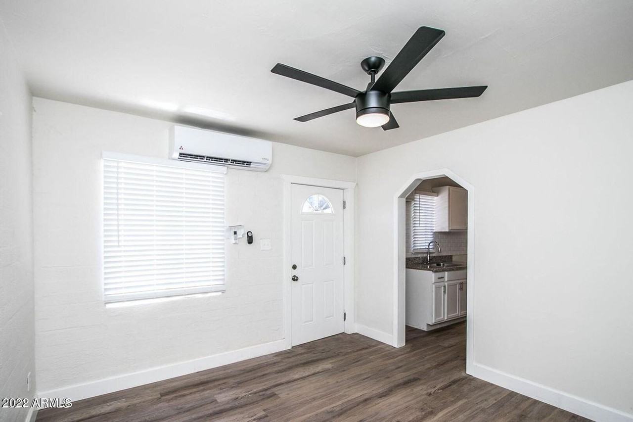 425 N 17th Dr #2 - Photo 4 of 8