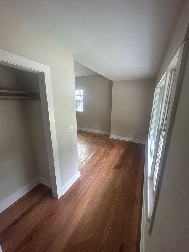 318 E Webster St - Photo 3 of 28