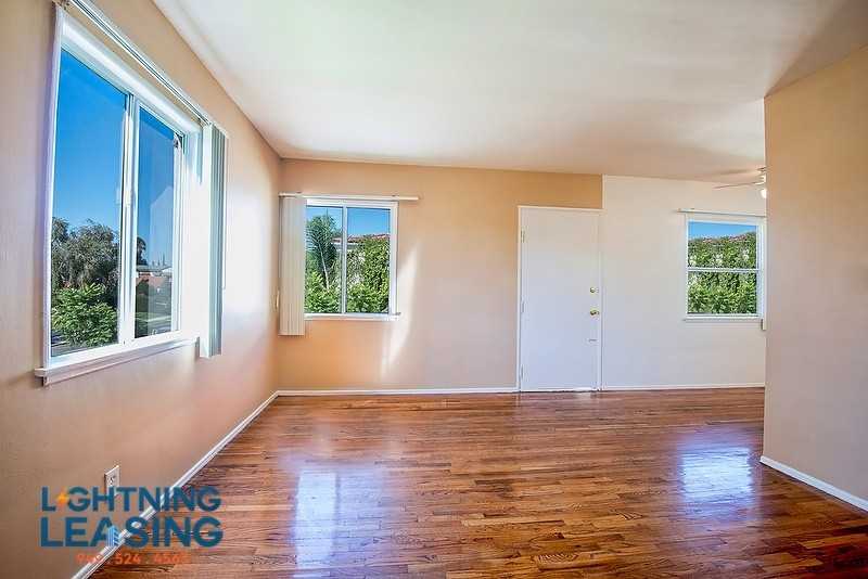 1279 S Ridgeley Dr #5 - Photo 3 of 21