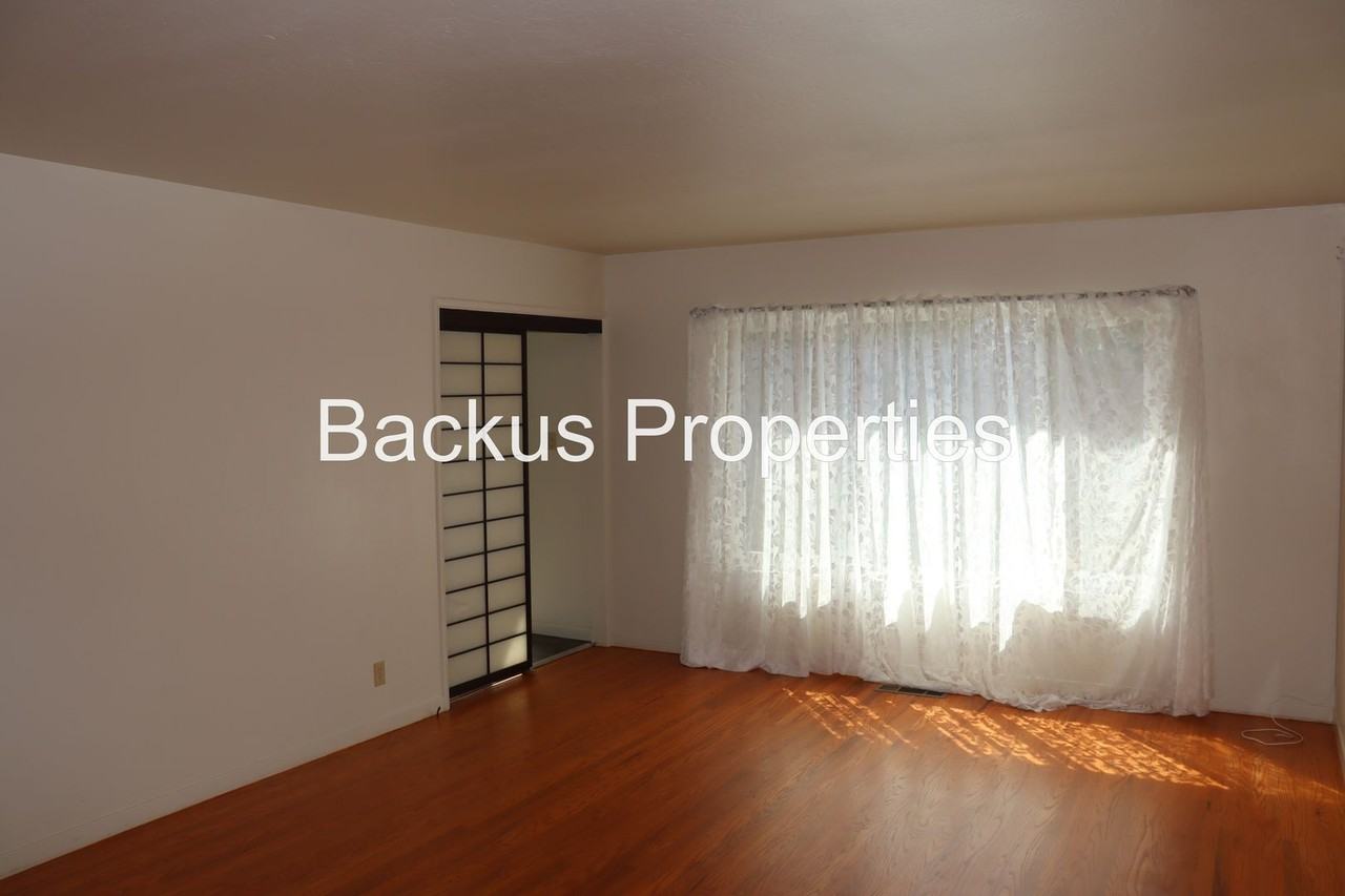 124 San Jose St - Photo 6 of 22