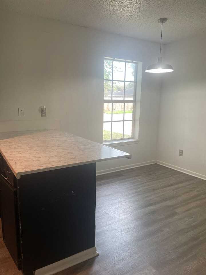 508 Terra Ave - Photo 3 of 11