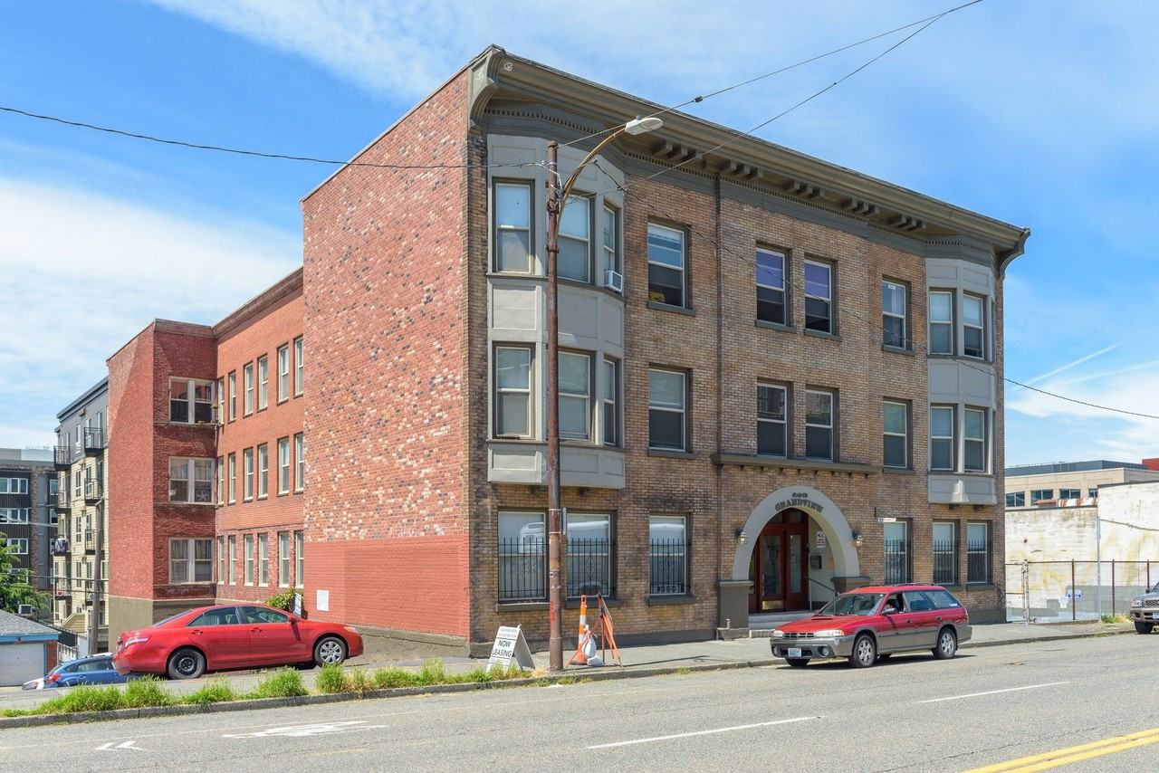 Grandview Apartments - Photo 7 of 14