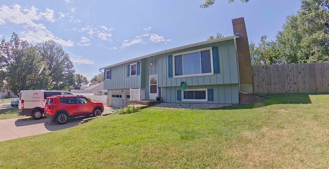 404 Cherry Cir - Photo 2 of 14