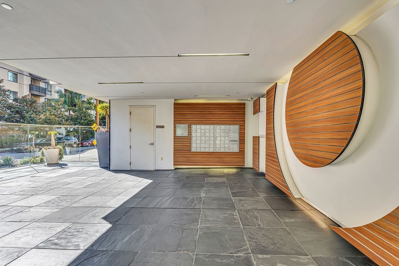 6735 Yucca St ##101 - Photo 7 of 33