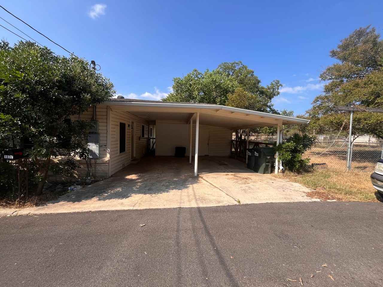 107 E Holland St - Photo 2 of 15