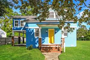 featured image of 1040 Main St