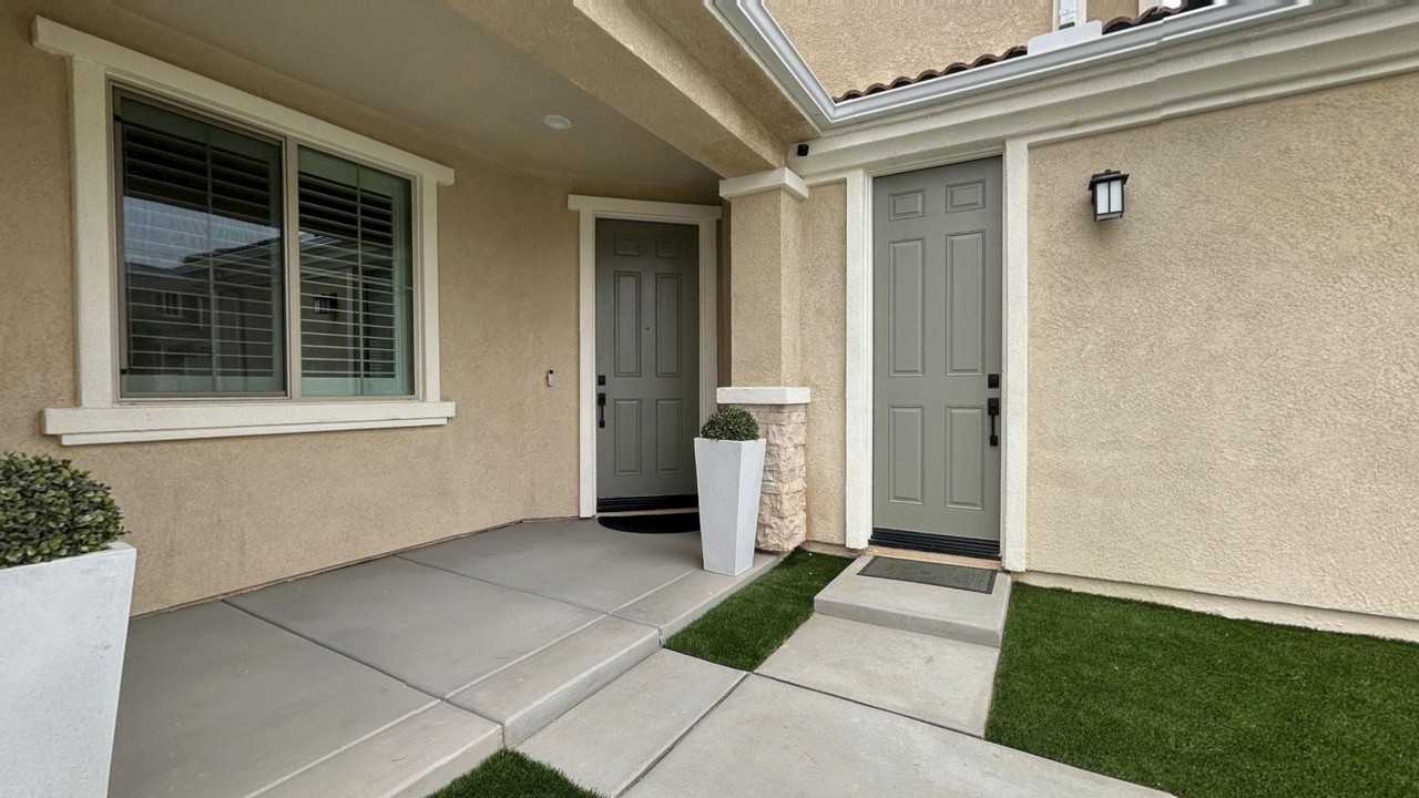 25059 Sand Wedge Dr - Photo 2 of 50