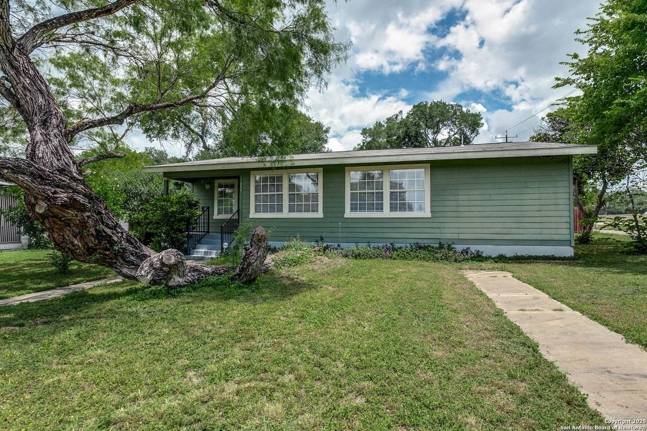 239 Arvin Drive - Photo 2 of 25