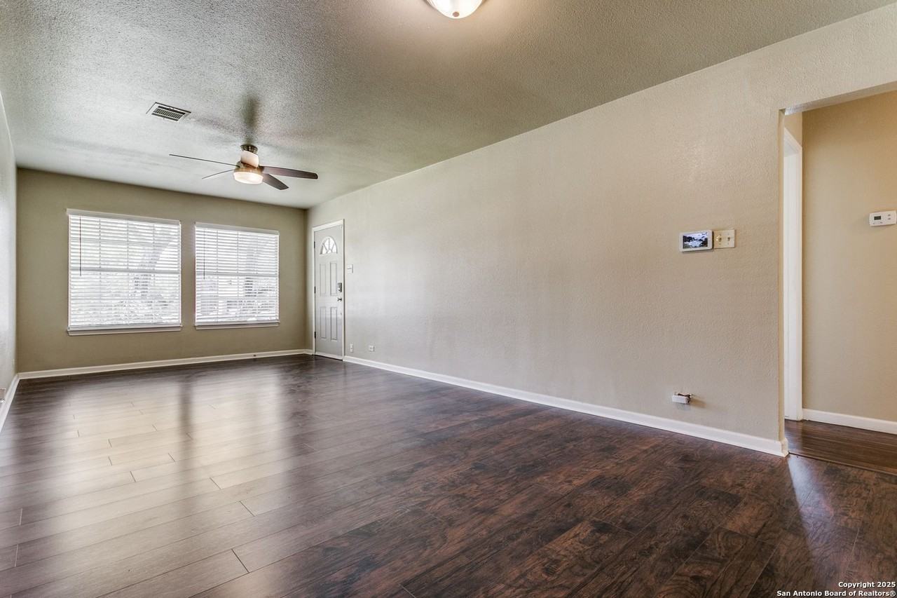 239 Arvin Drive - Photo 5 of 25