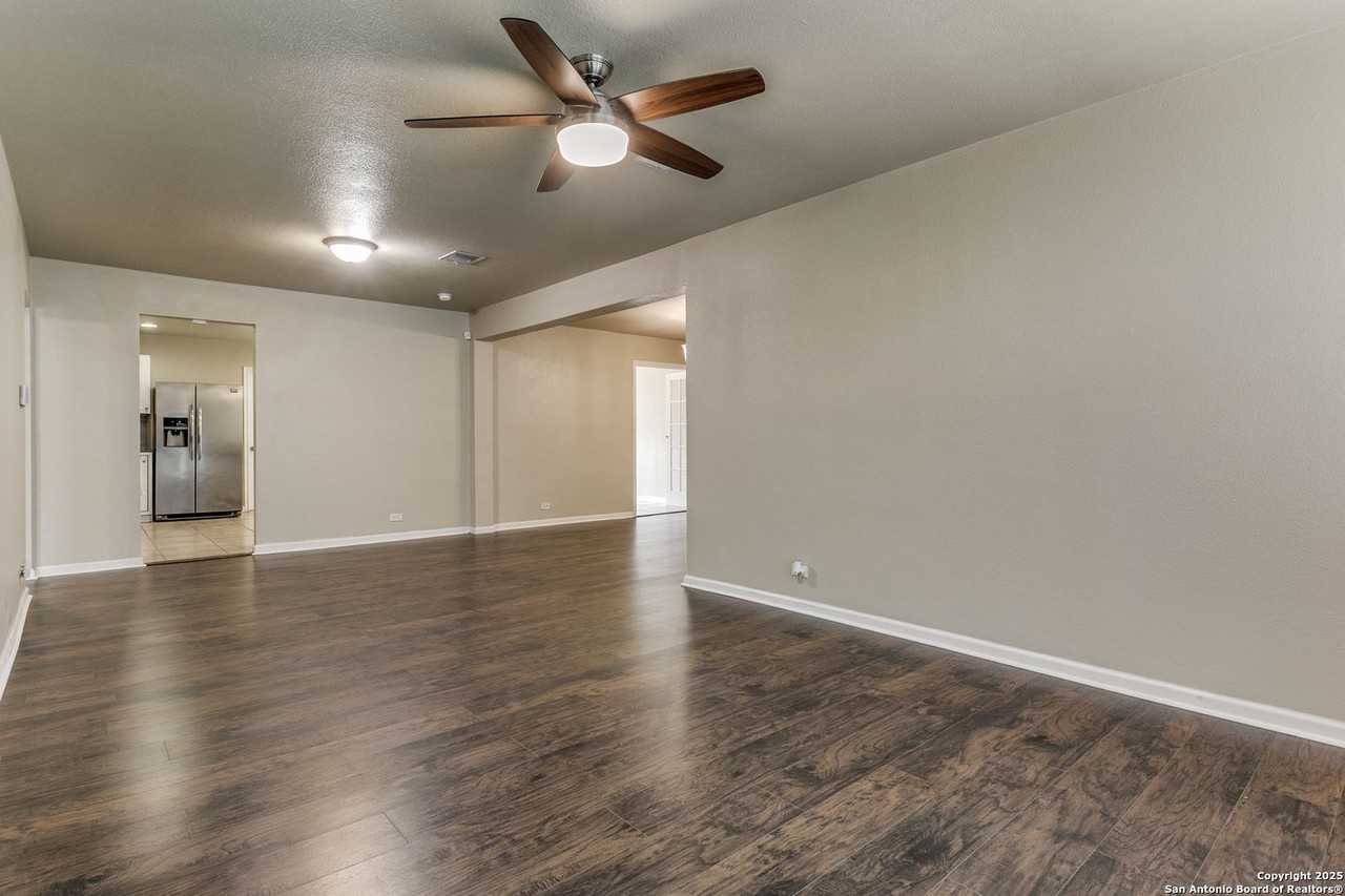 239 Arvin Drive - Photo 6 of 25