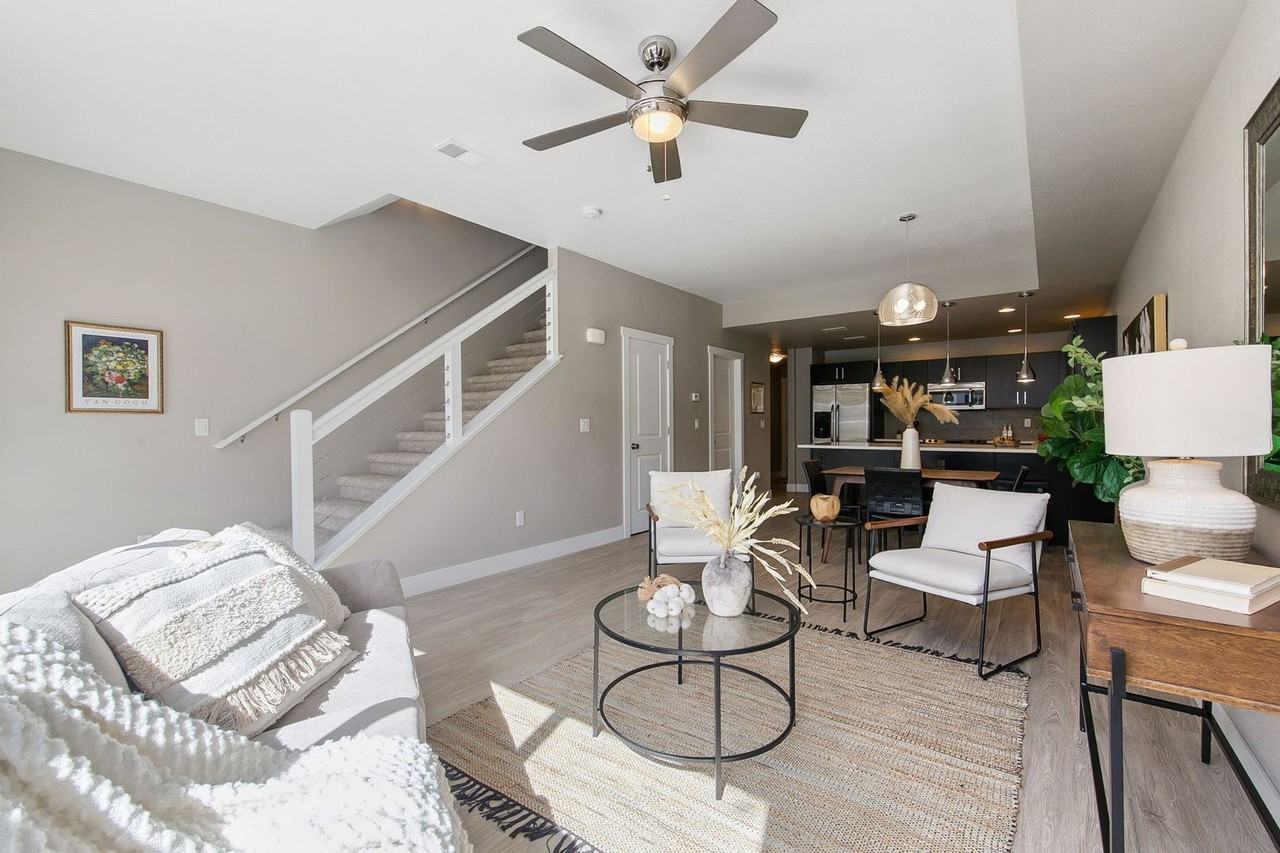 875 Baum St - Photo 6 of 38