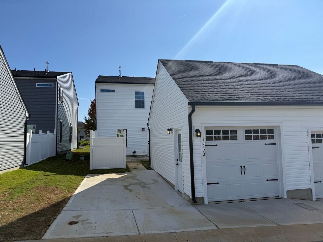 1352 Holden Ave Sw - Photo 3 of 37