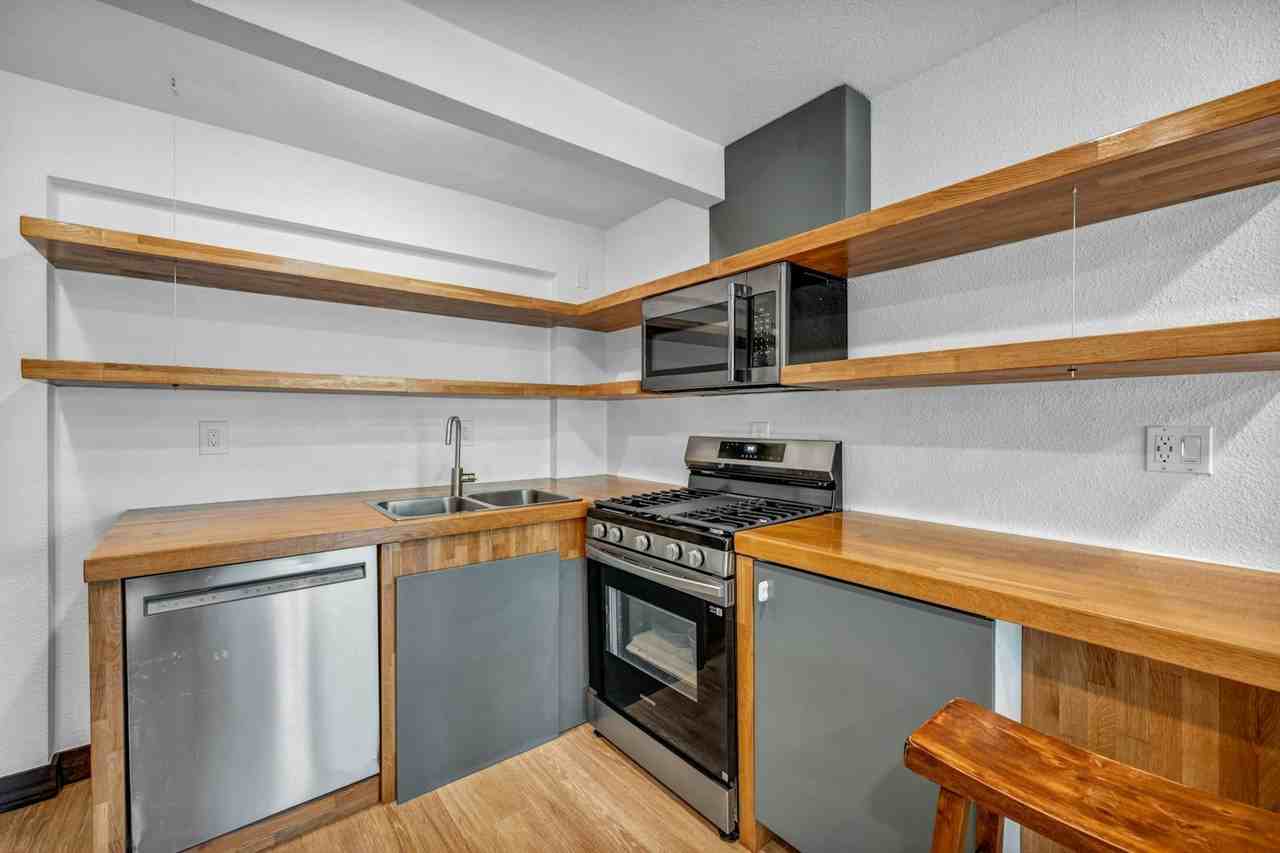 638 N Martin Dr, Unit B - Photo 4 of 15