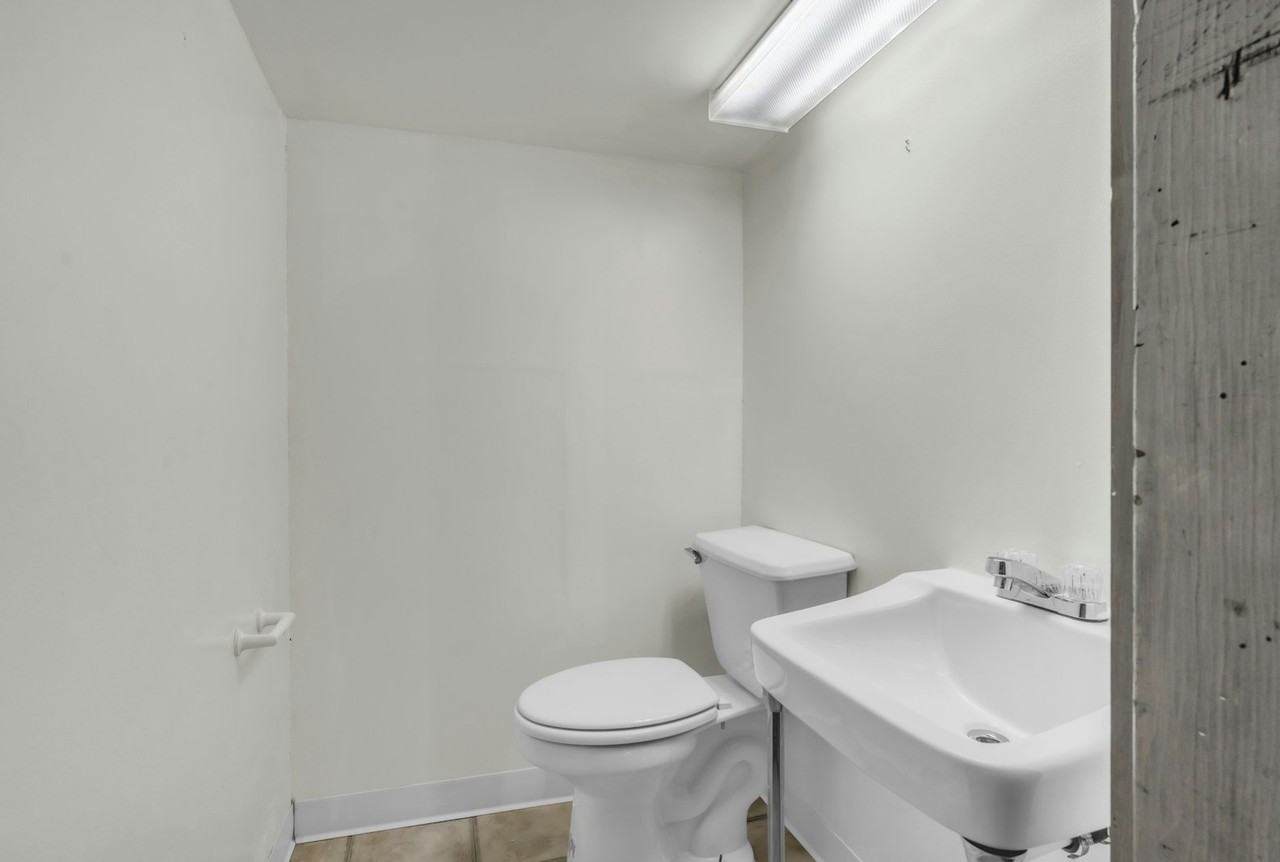 5311 Wickliff Street - Photo 5 of 42