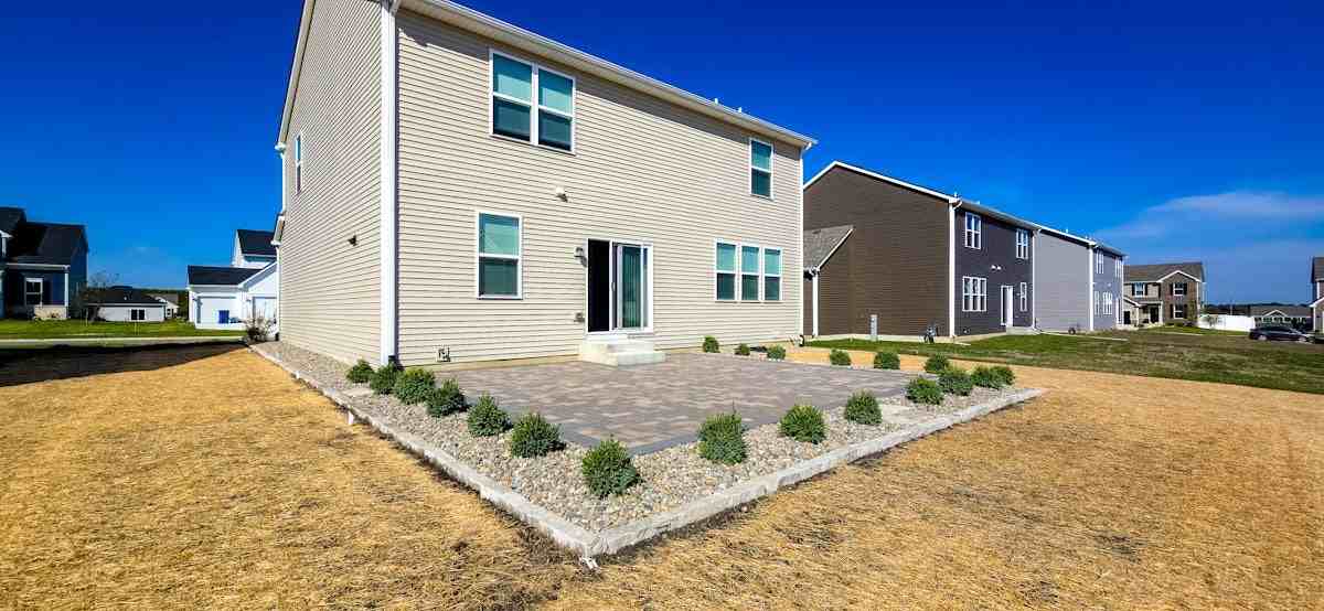 8487 Redmond Street - Photo 2 of 23